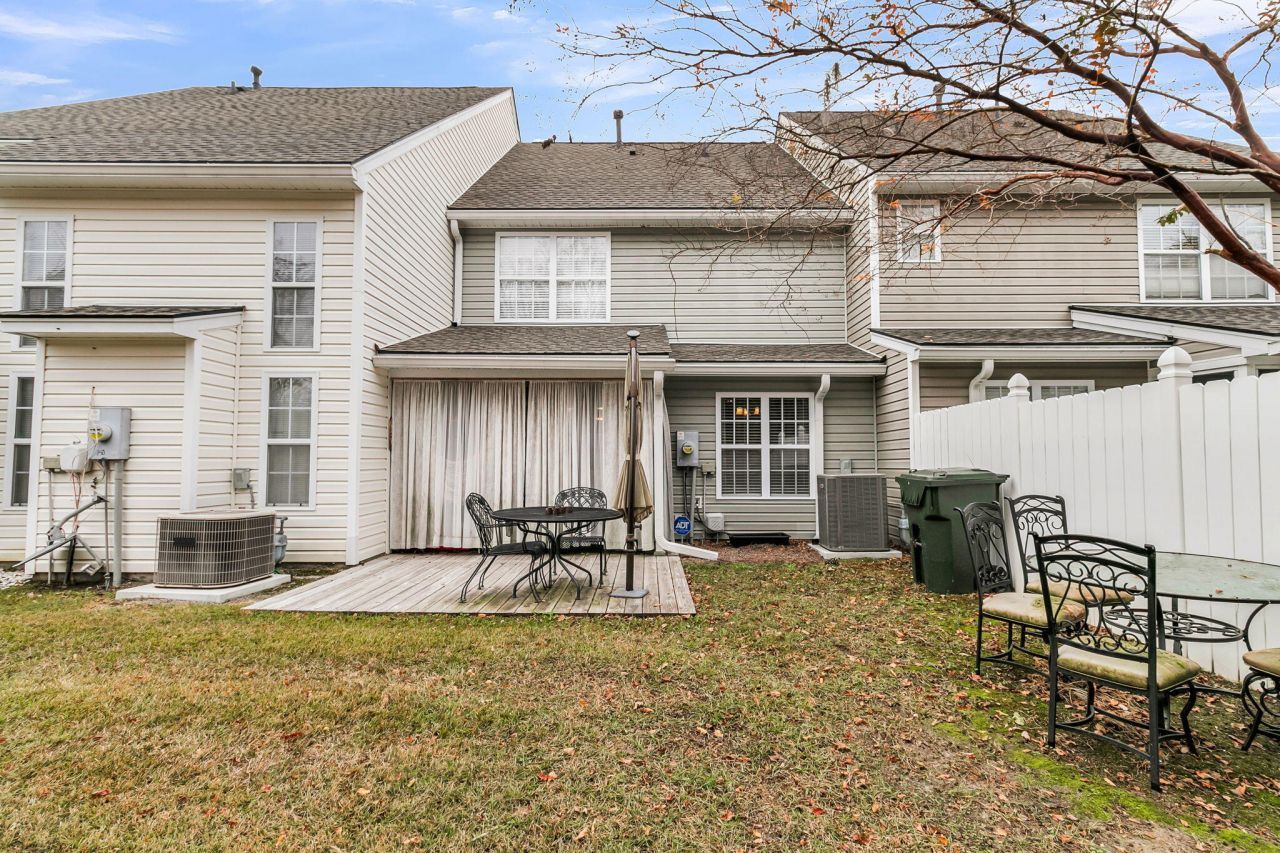 151 Darcy Avenue Photo 32