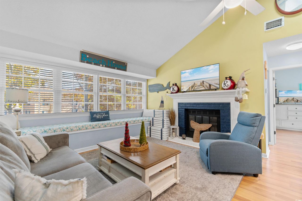 1206 Tiffany Ln. Photo 4