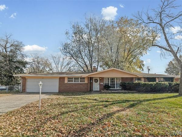 120 Lynnhaven Drive, Belleville, IL 62223