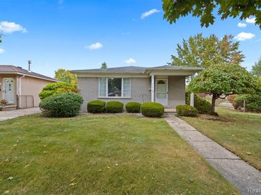 33432 Balmoral Street, Westland, MI 48185