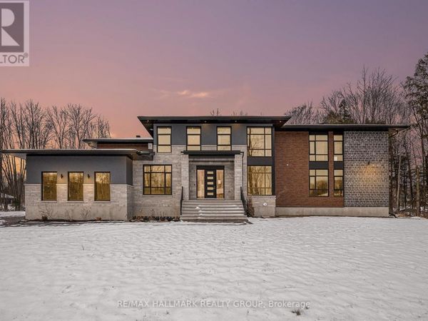 132 ROBERT TAITE Drive, Ottawa, ON K4C1A9