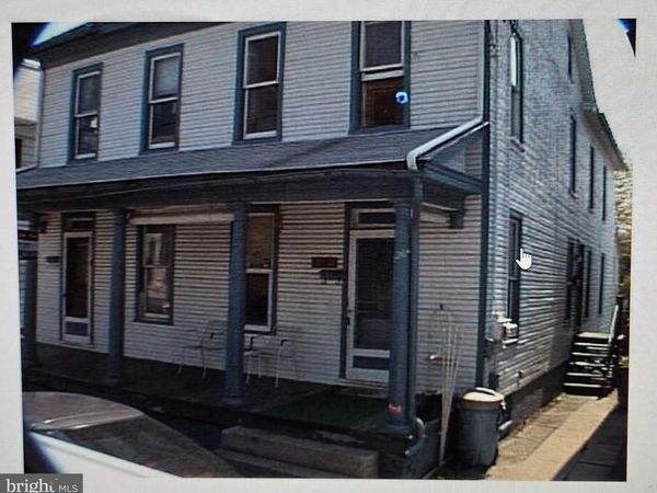 226 2261/2 E POPLAR STREET, HANOVER, PA 17331