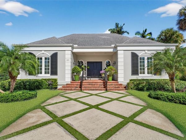 625 Riomar Drive, Vero Beach, FL 32963