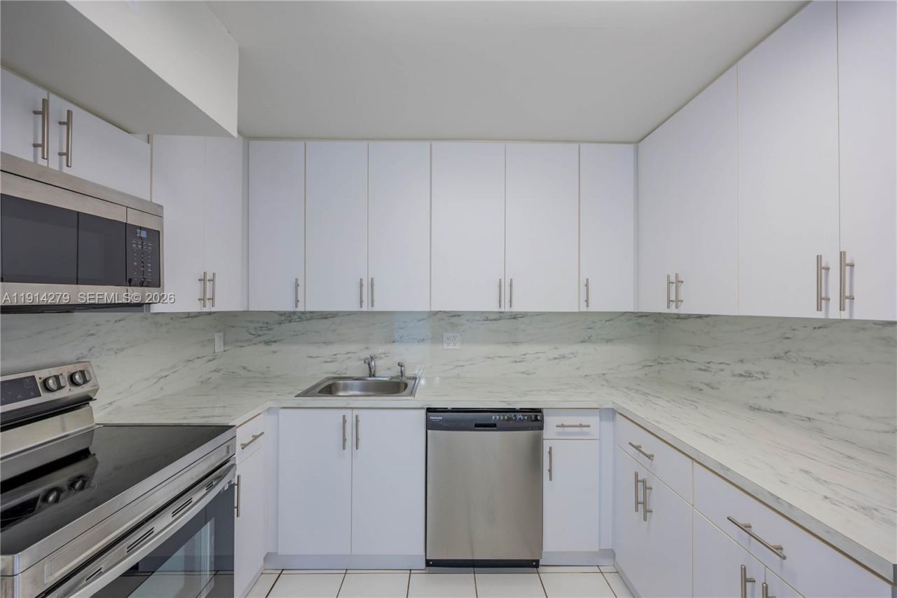 4164 Inverrary Dr, Unit 812, Lauderhill, FL 33319 Photo