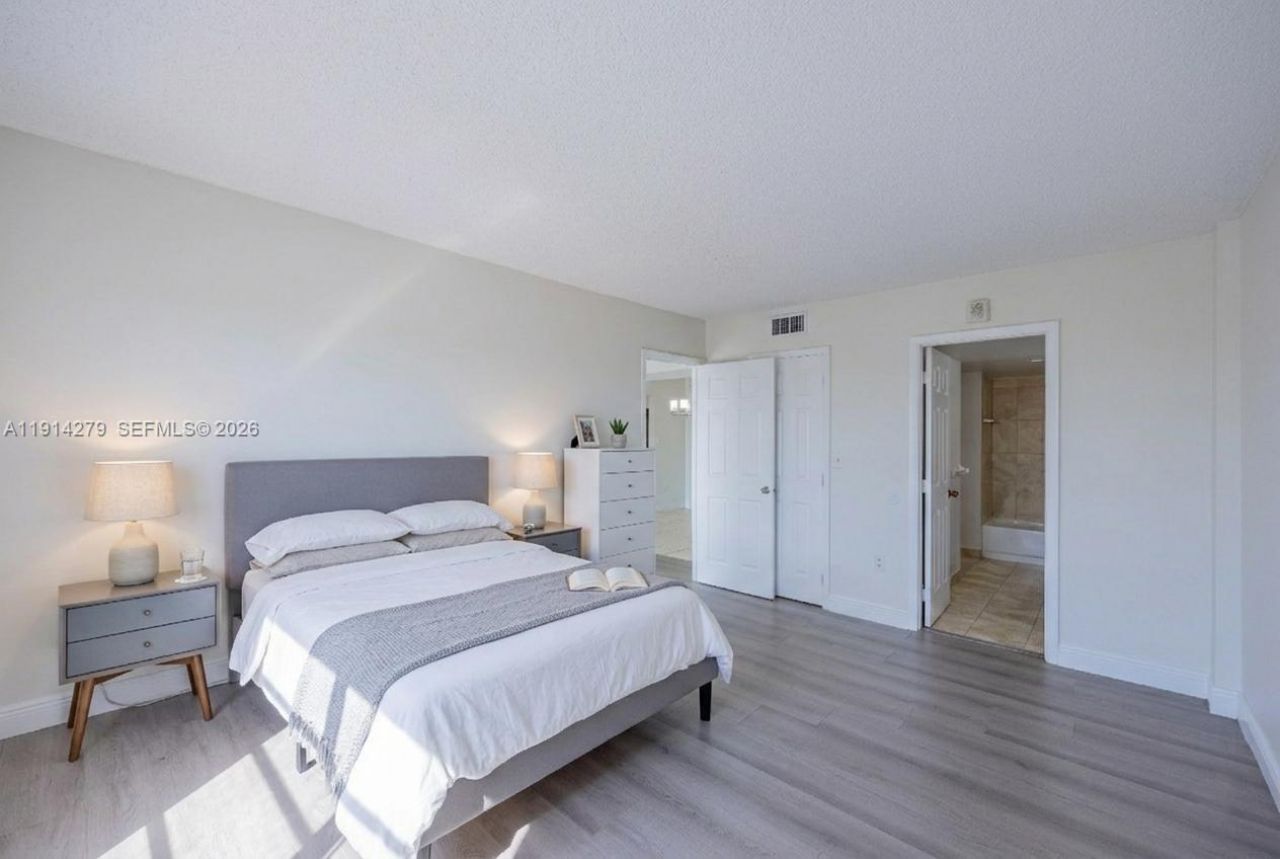 4164 Inverrary Dr, Unit 812, Lauderhill, FL 33319 Photo