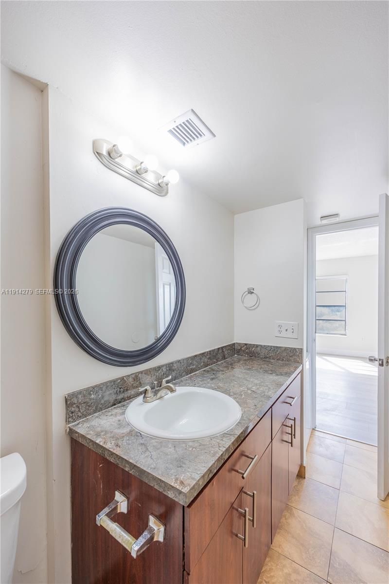 4164 Inverrary Dr, Unit 812, Lauderhill, FL 33319 Photo