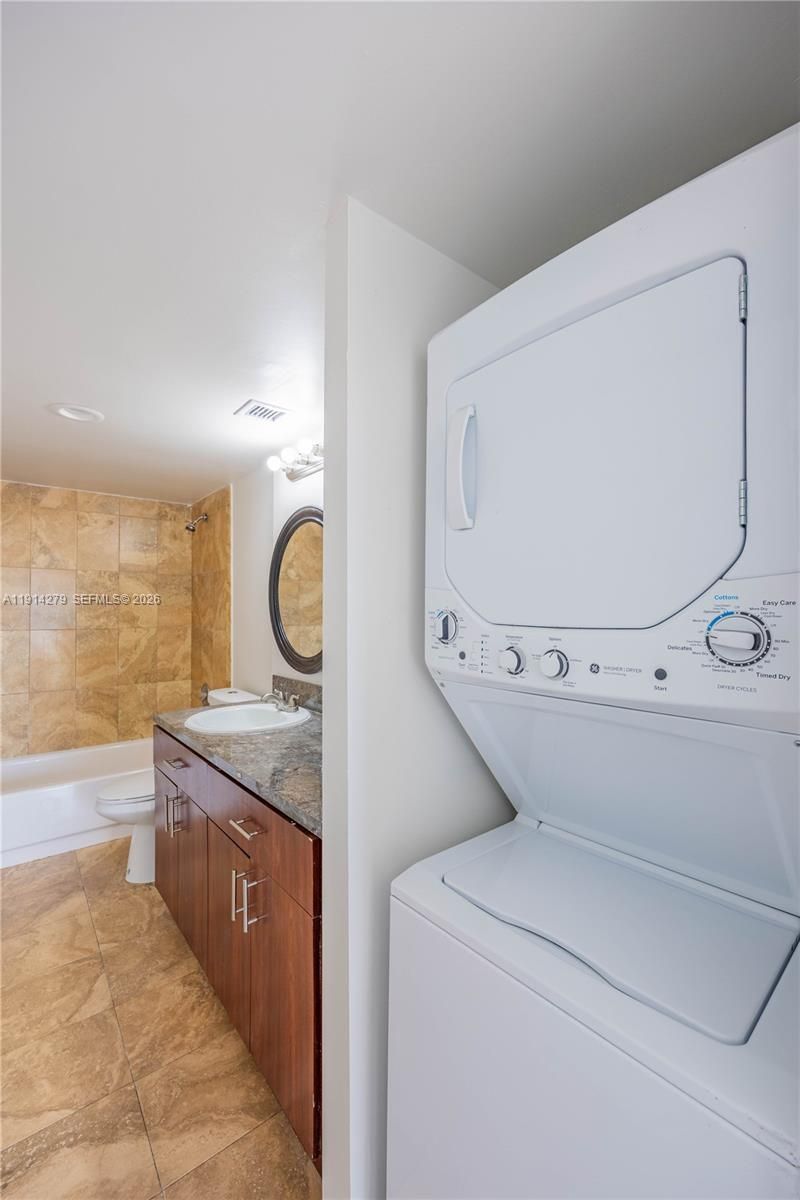 4164 Inverrary Dr, Unit 812, Lauderhill, FL 33319 Photo