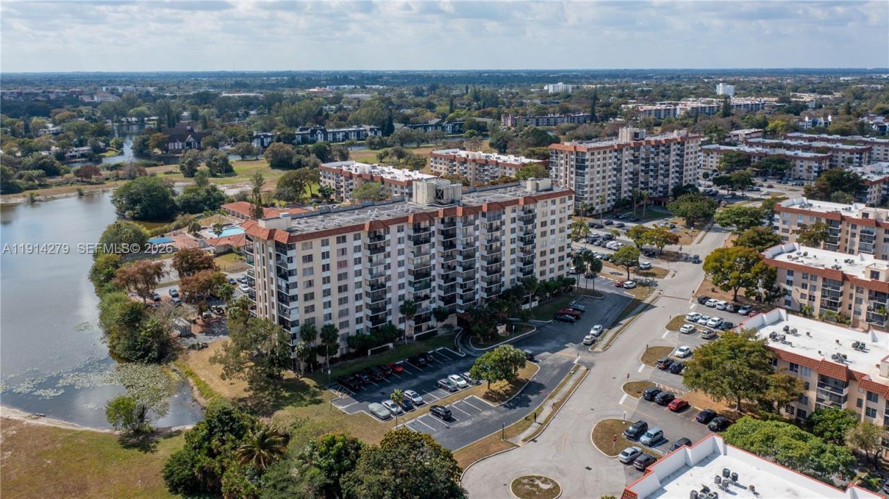 4164 Inverrary Dr, Unit 812, Lauderhill, FL 33319 Photo