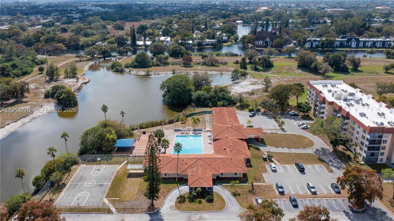 4164 Inverrary Dr, Unit 812, Lauderhill, FL 33319 Photo