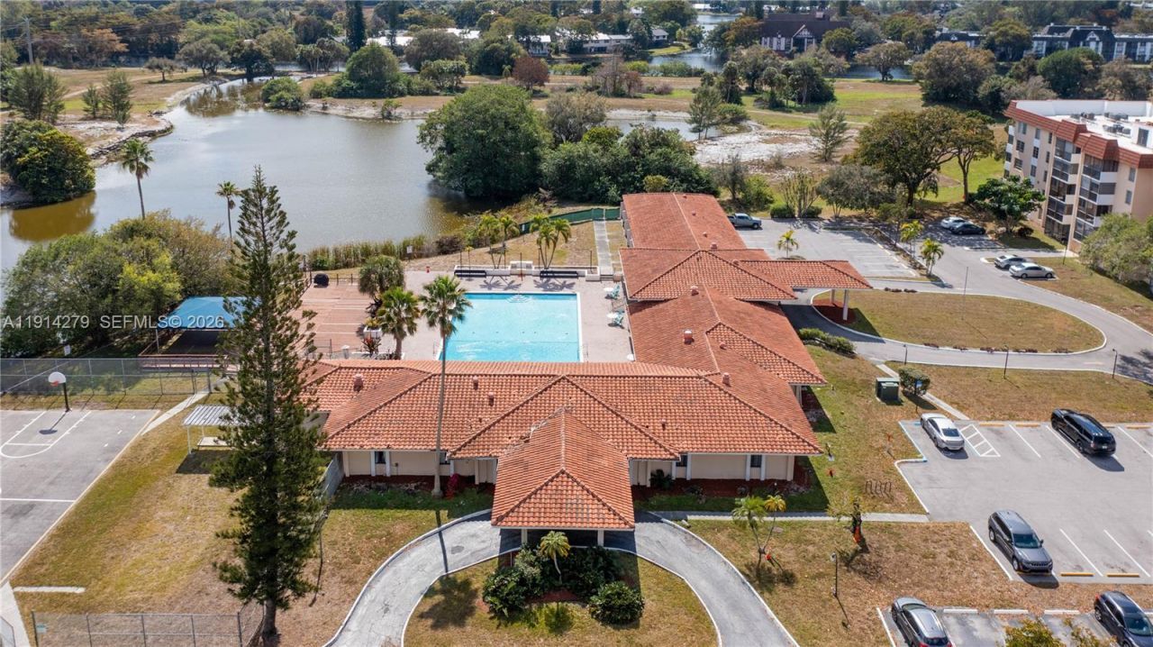 4164 Inverrary Dr, Unit 812, Lauderhill, FL 33319 Photo