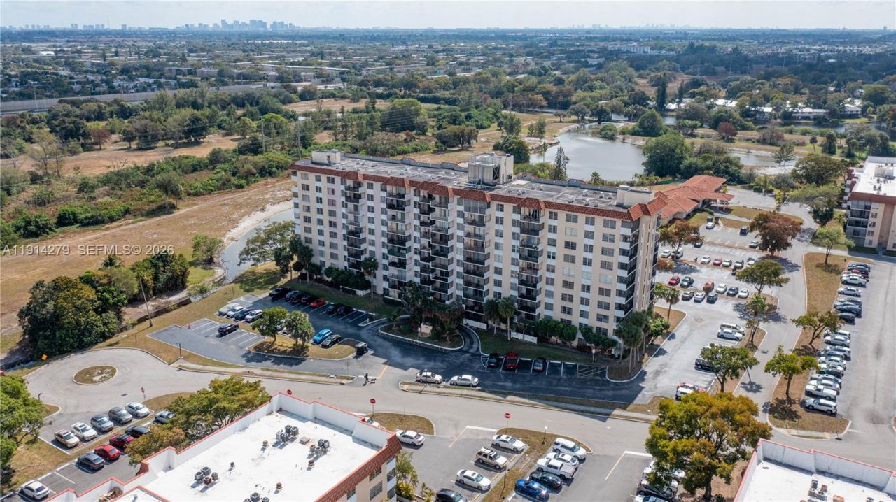 4164 Inverrary Dr, Unit 812, Lauderhill, FL 33319 Photo