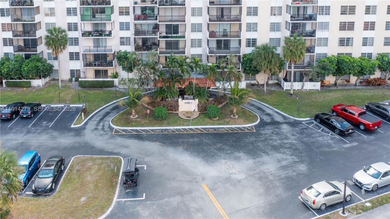 4164 Inverrary Dr, Unit 812, Lauderhill, FL 33319 Photo