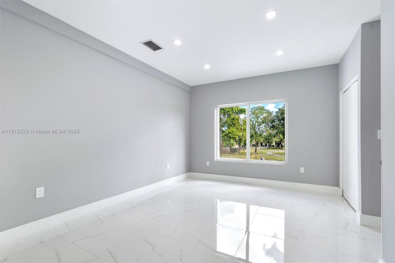 6884 NW 30th Ave, Fort Lauderdale, FL 33309 Photo