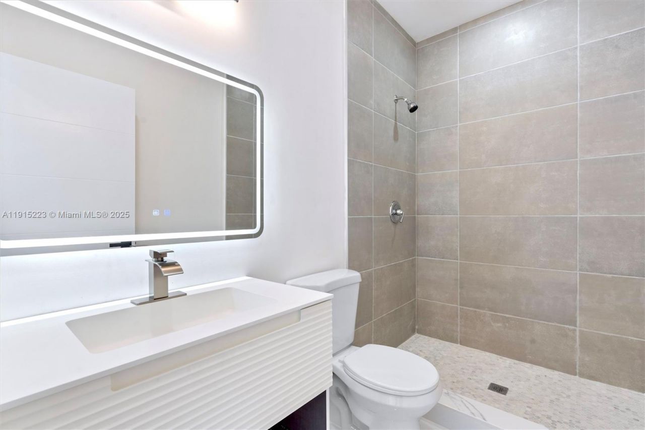 6884 NW 30th Ave, Fort Lauderdale, FL 33309 Photo