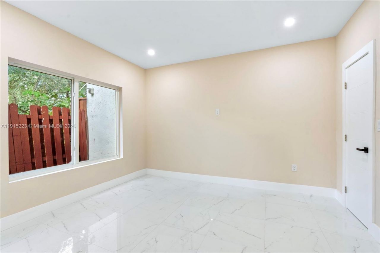 6884 NW 30th Ave, Fort Lauderdale, FL 33309 Photo