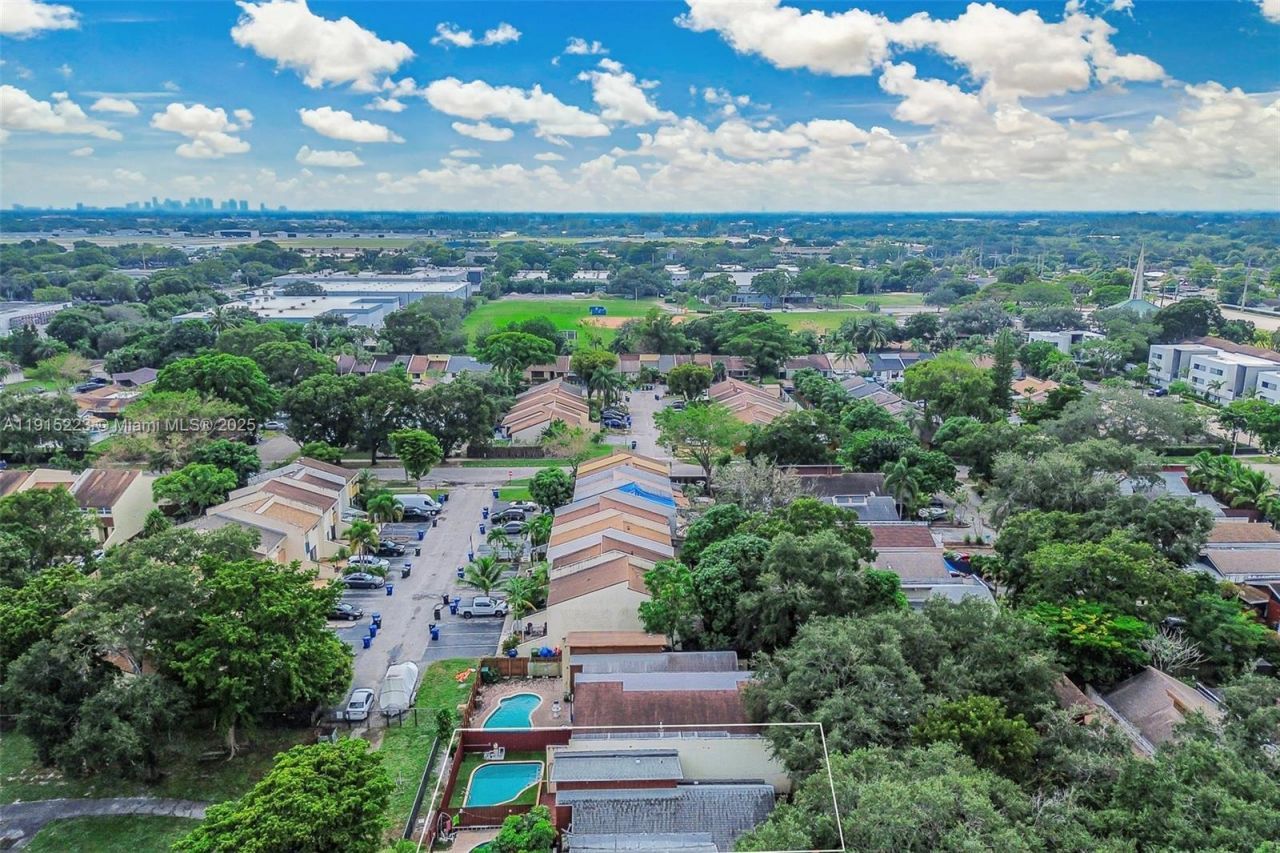 6884 NW 30th Ave, Fort Lauderdale, FL 33309 Photo