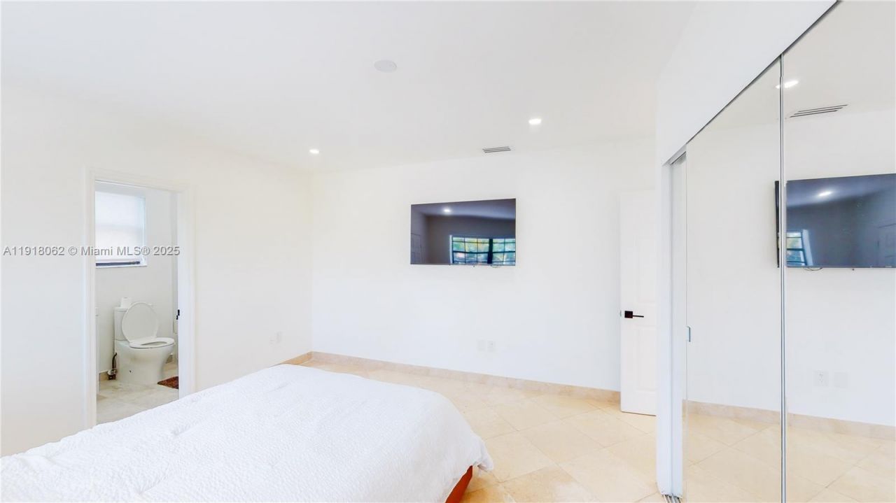 19140 N Bay Rd, Sunny Isles Beach, FL 33160 Photo