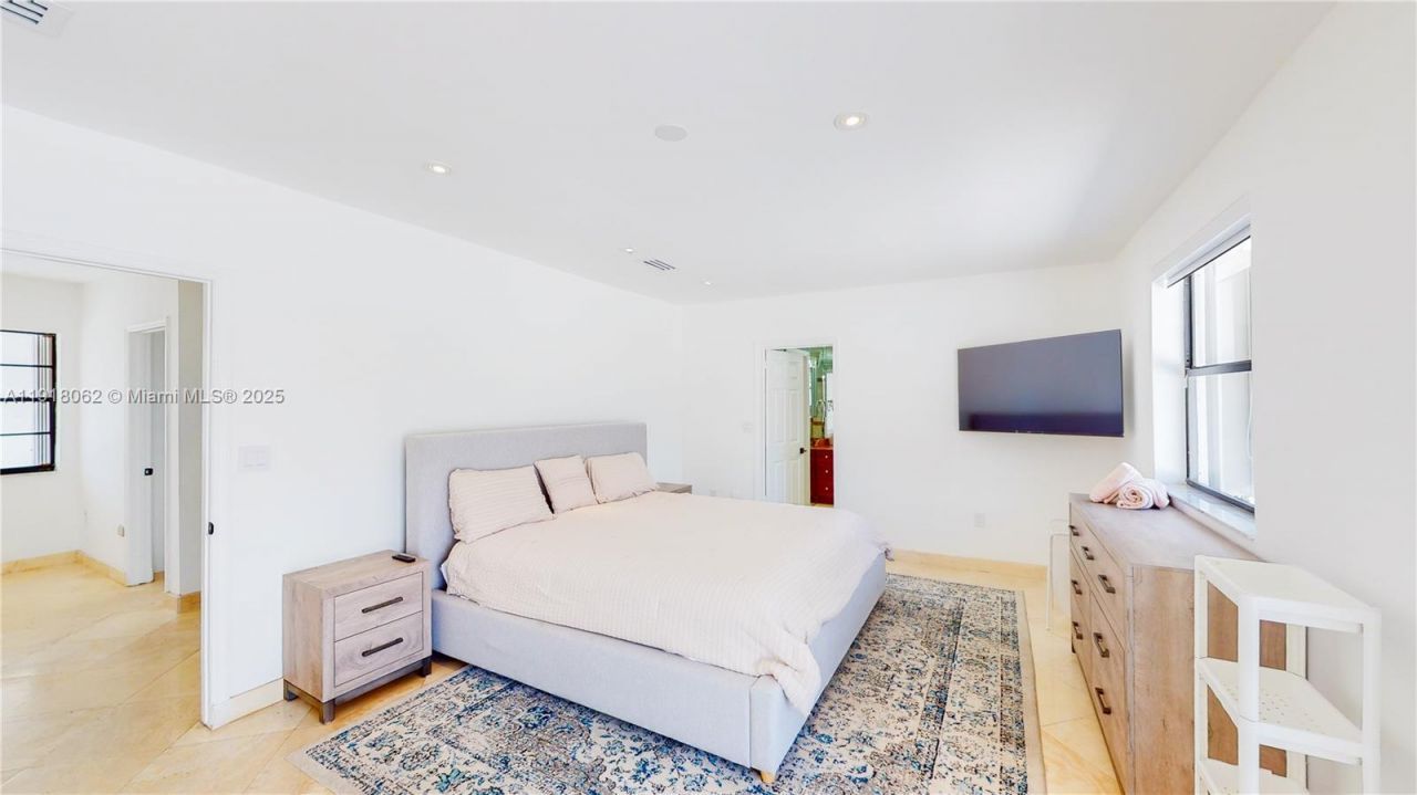 19140 N Bay Rd, Sunny Isles Beach, FL 33160 Photo