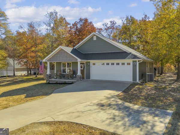 323 North Point Circle, Hartwell, GA 30643