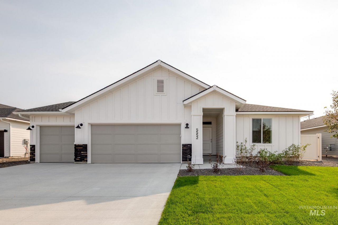 3768 E Jamestown Dr, Nampa, ID 83686 Main Photo