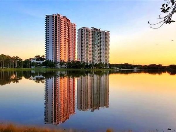 2641 N Flamingo Rd, Unit 1105N, Sunrise, FL 33323