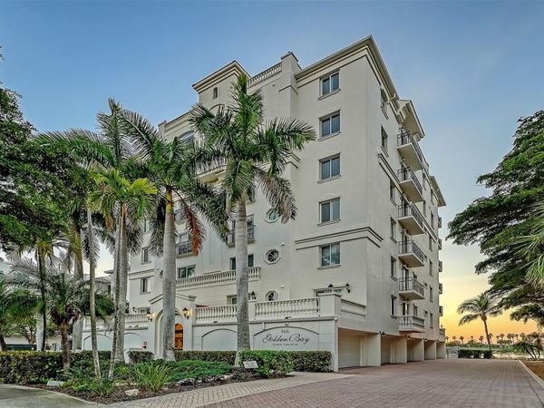 166 GOLDEN GATE POINT, Unit 22, SARASOTA, FL 34236