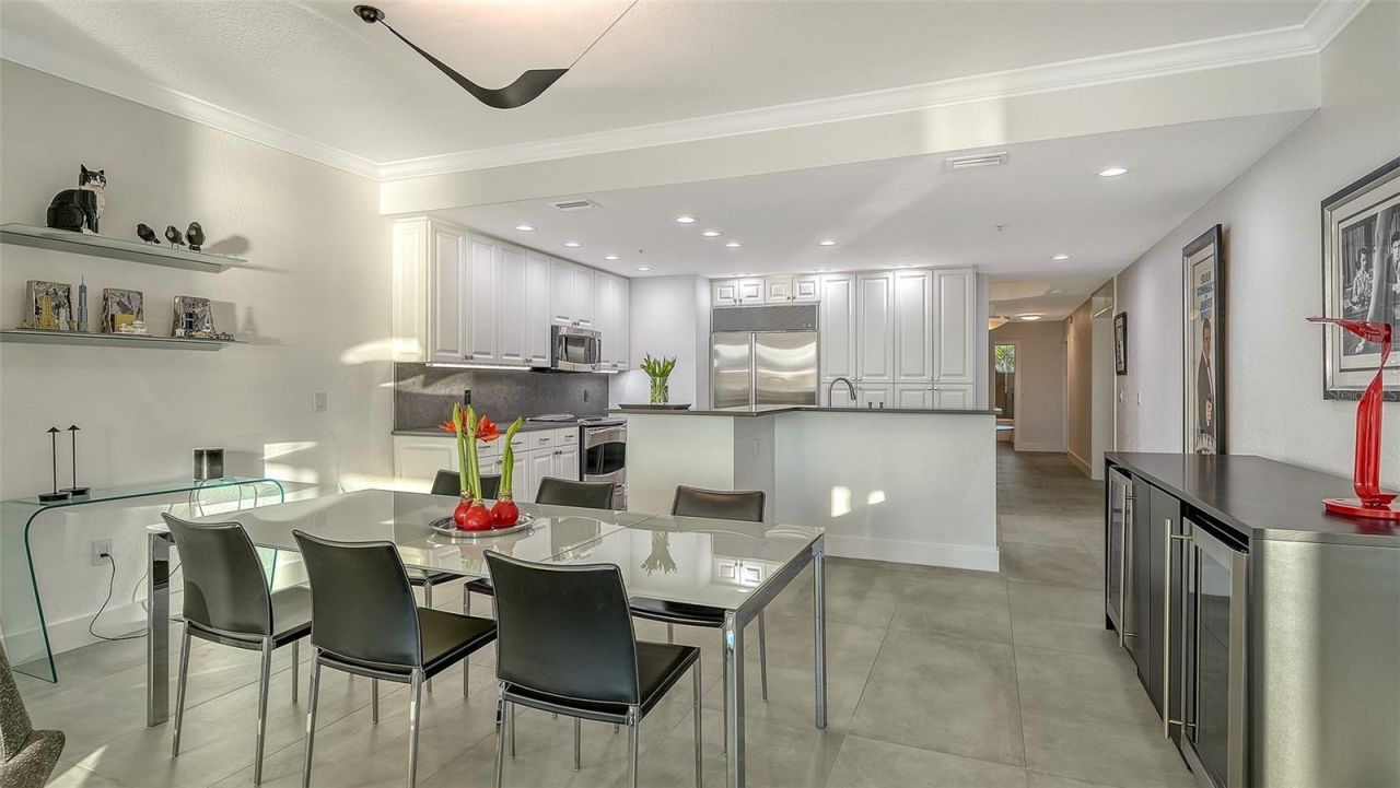 166 Golden Gate Point, Unit 22, Sarasota, FL 34236 Photo