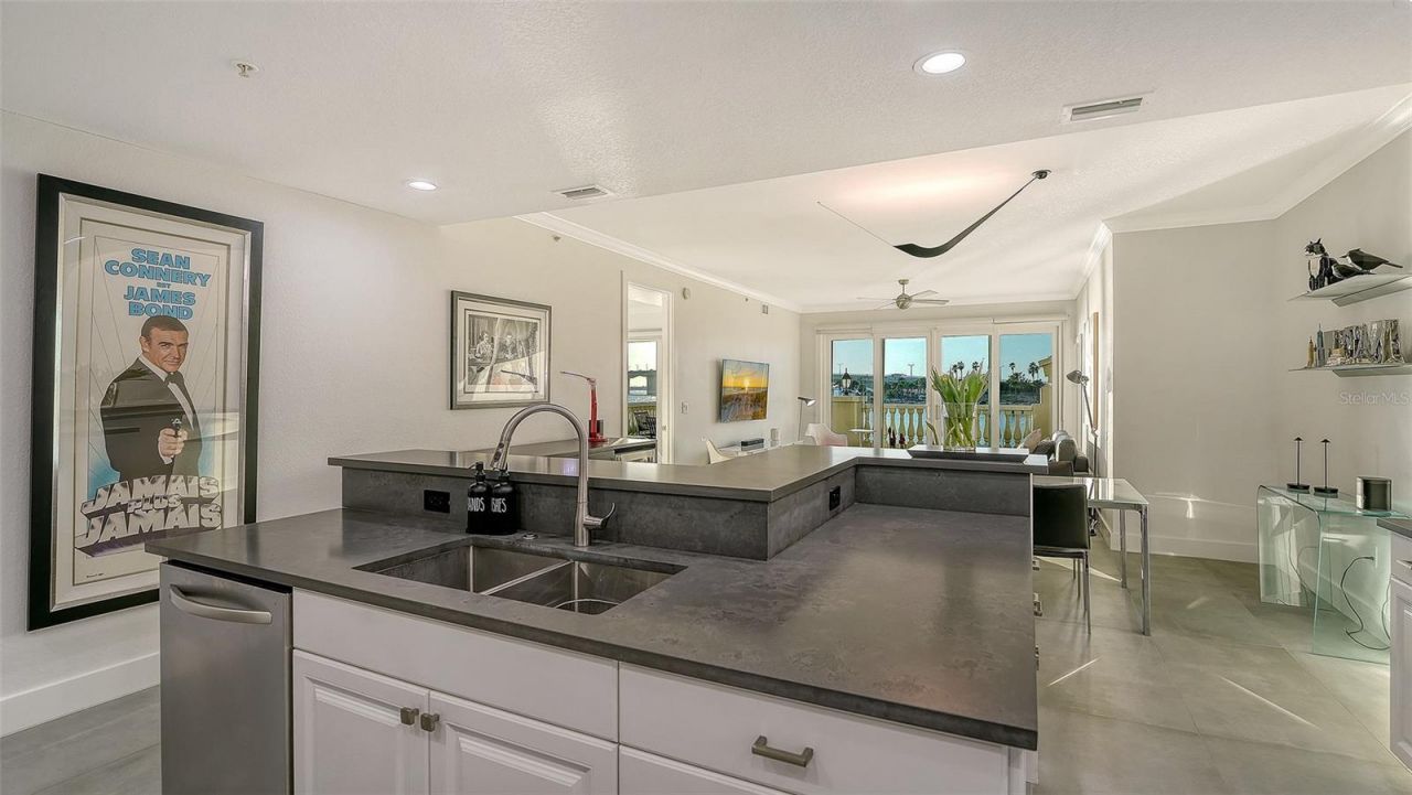 166 Golden Gate Point, Unit 22, Sarasota, FL 34236 Photo