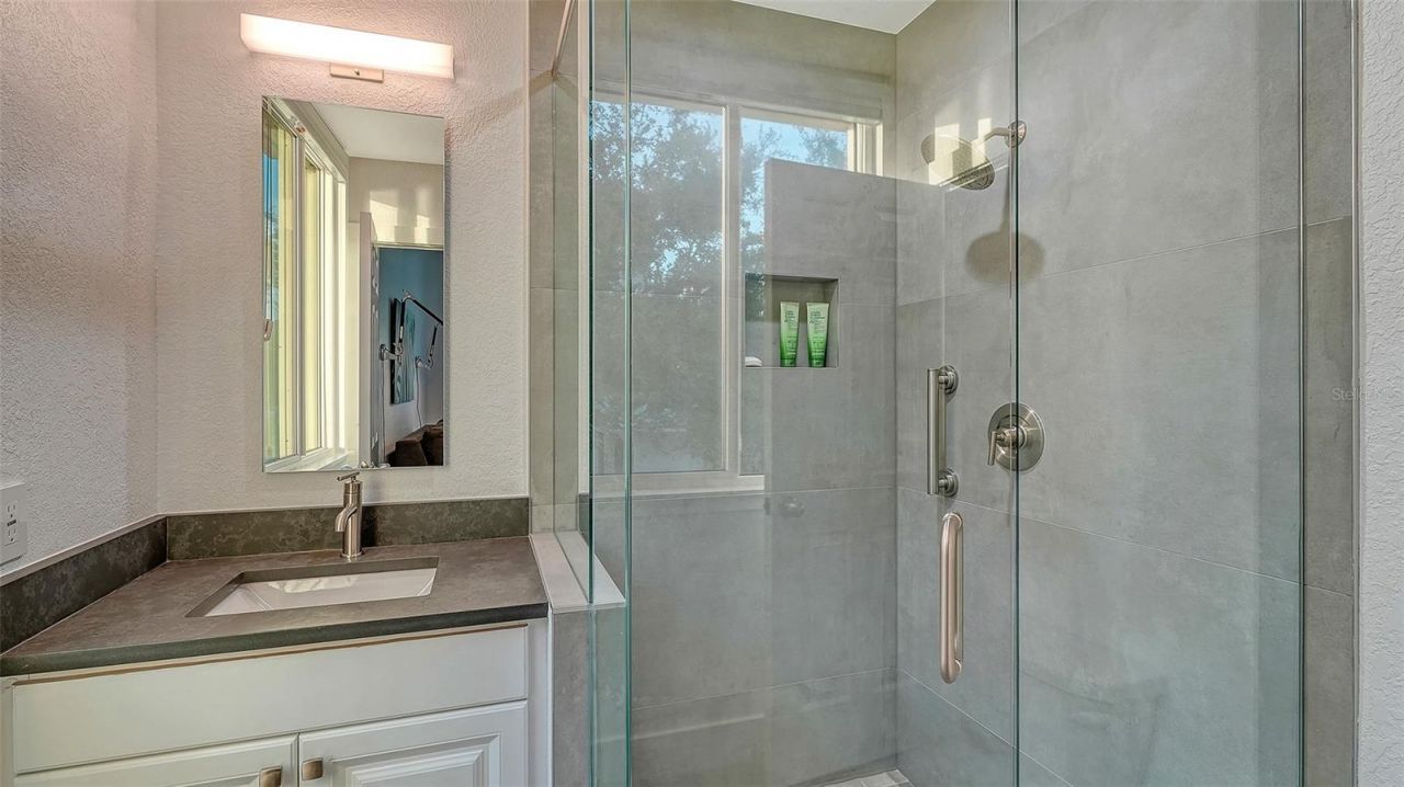 166 Golden Gate Point, Unit 22, Sarasota, FL 34236 Photo