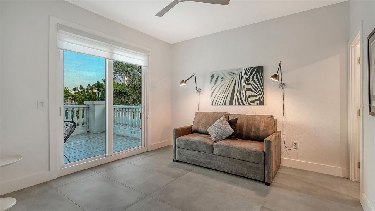 166 Golden Gate Point, Unit 22, Sarasota, FL 34236 Photo