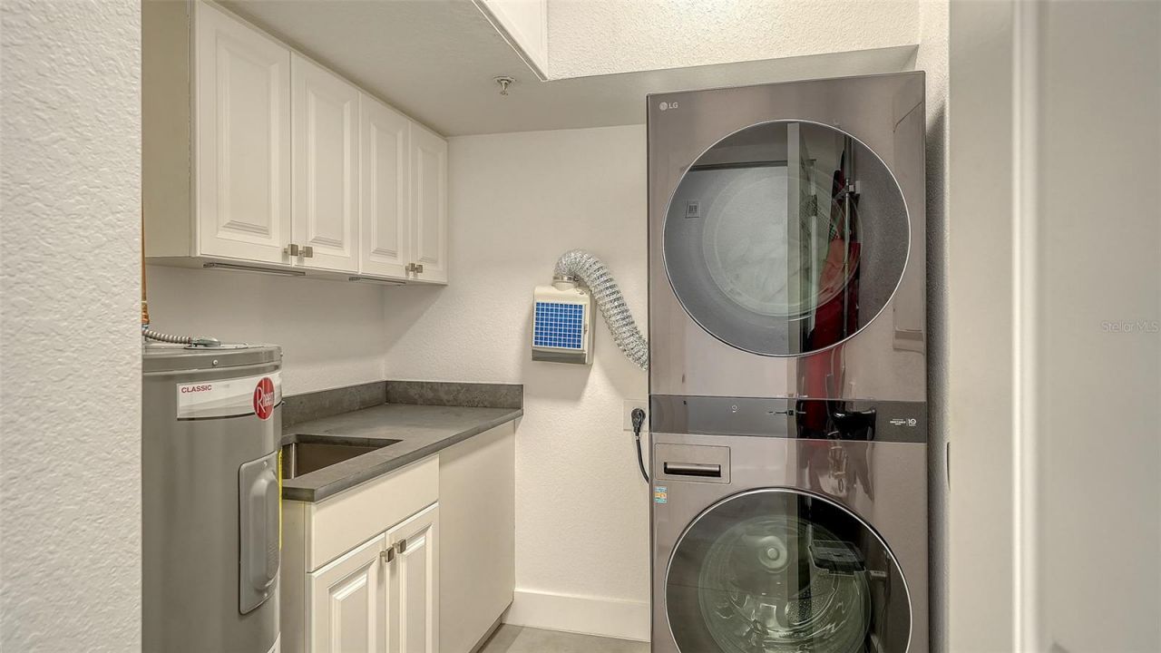 166 Golden Gate Point, Unit 22, Sarasota, FL 34236 Photo