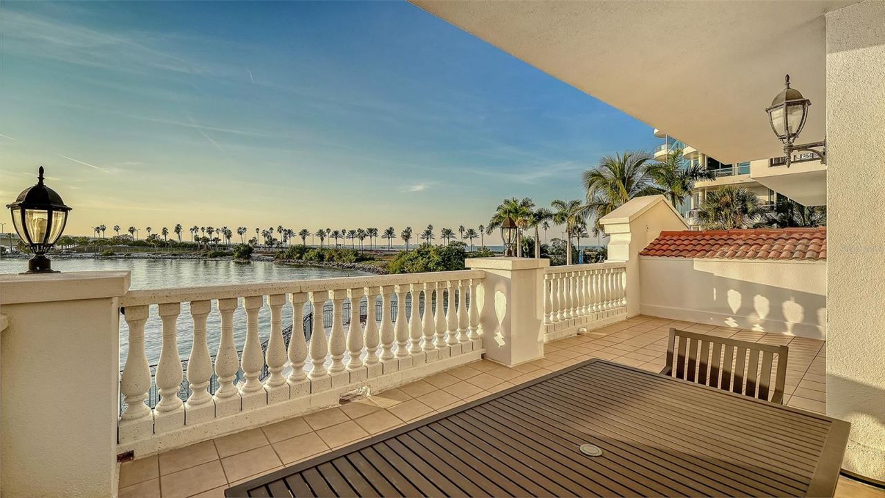 166 Golden Gate Point, Unit 22, Sarasota, FL 34236 Photo