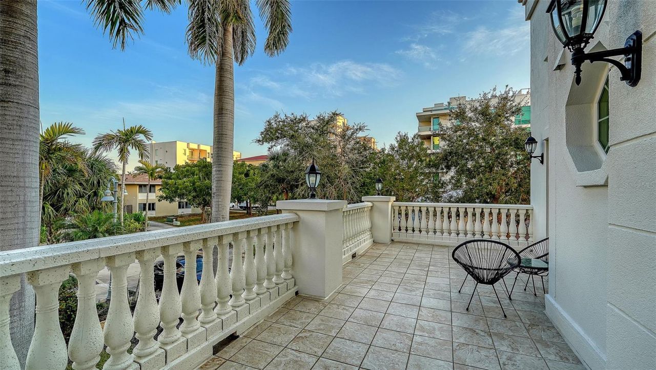 166 Golden Gate Point, Unit 22, Sarasota, FL 34236 Photo