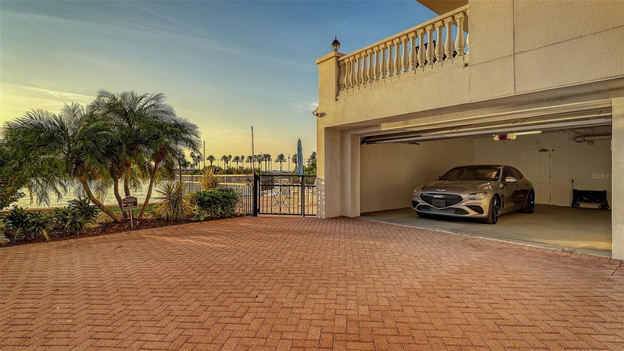 166 Golden Gate Point, Unit 22, Sarasota, FL 34236 Photo