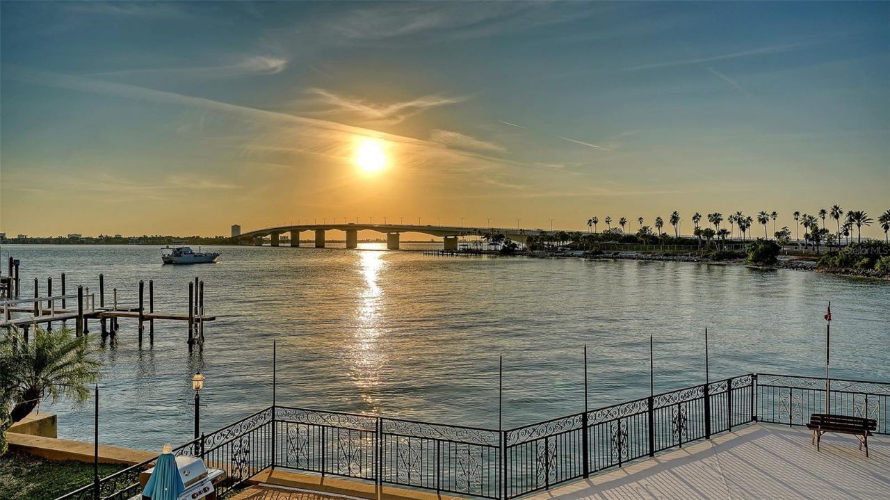 166 Golden Gate Point, Unit 22, Sarasota, FL 34236 Photo