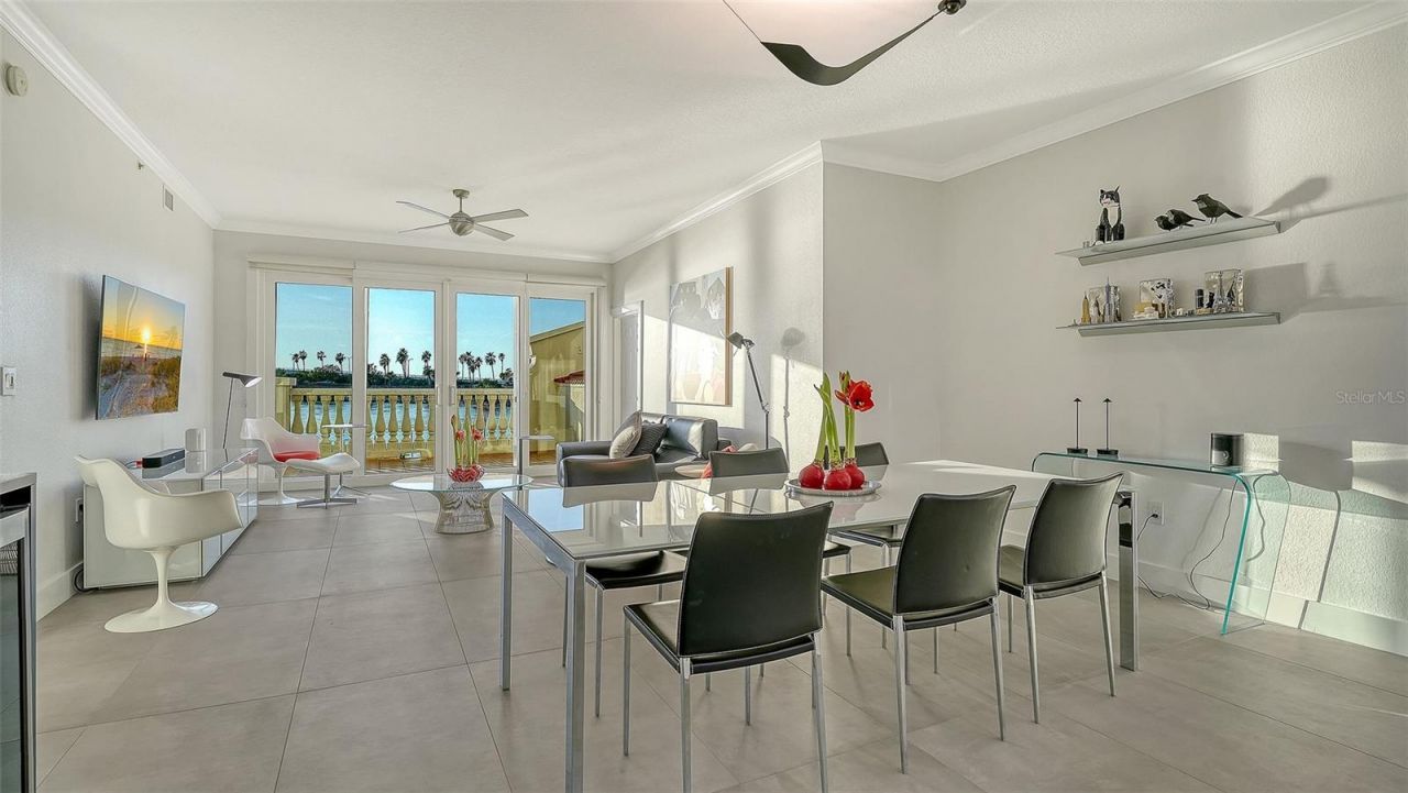 166 Golden Gate Point, Unit 22, Sarasota, FL 34236 Photo