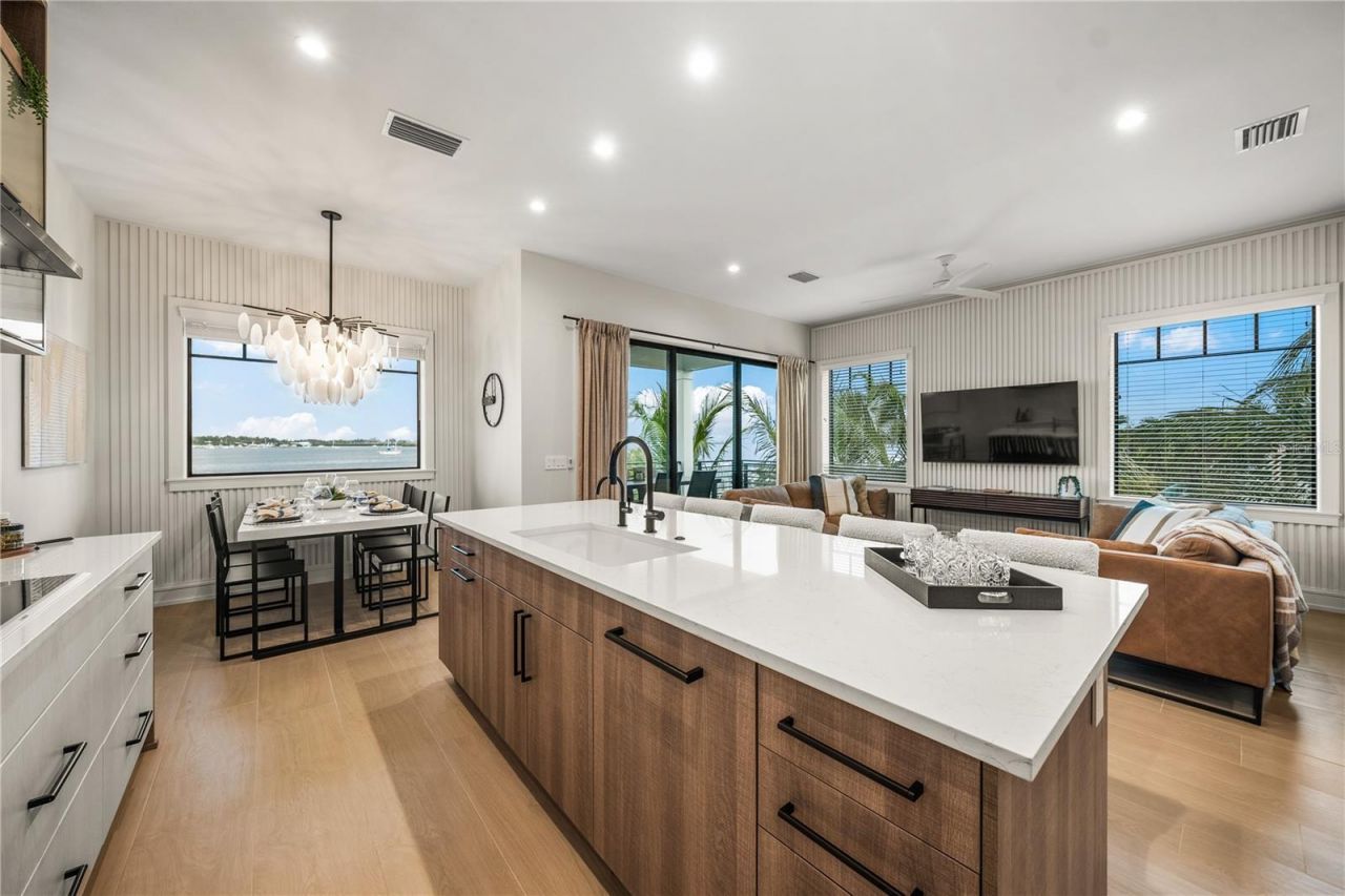 116 8th Street S, Bradenton Beach, FL 34217 Photo