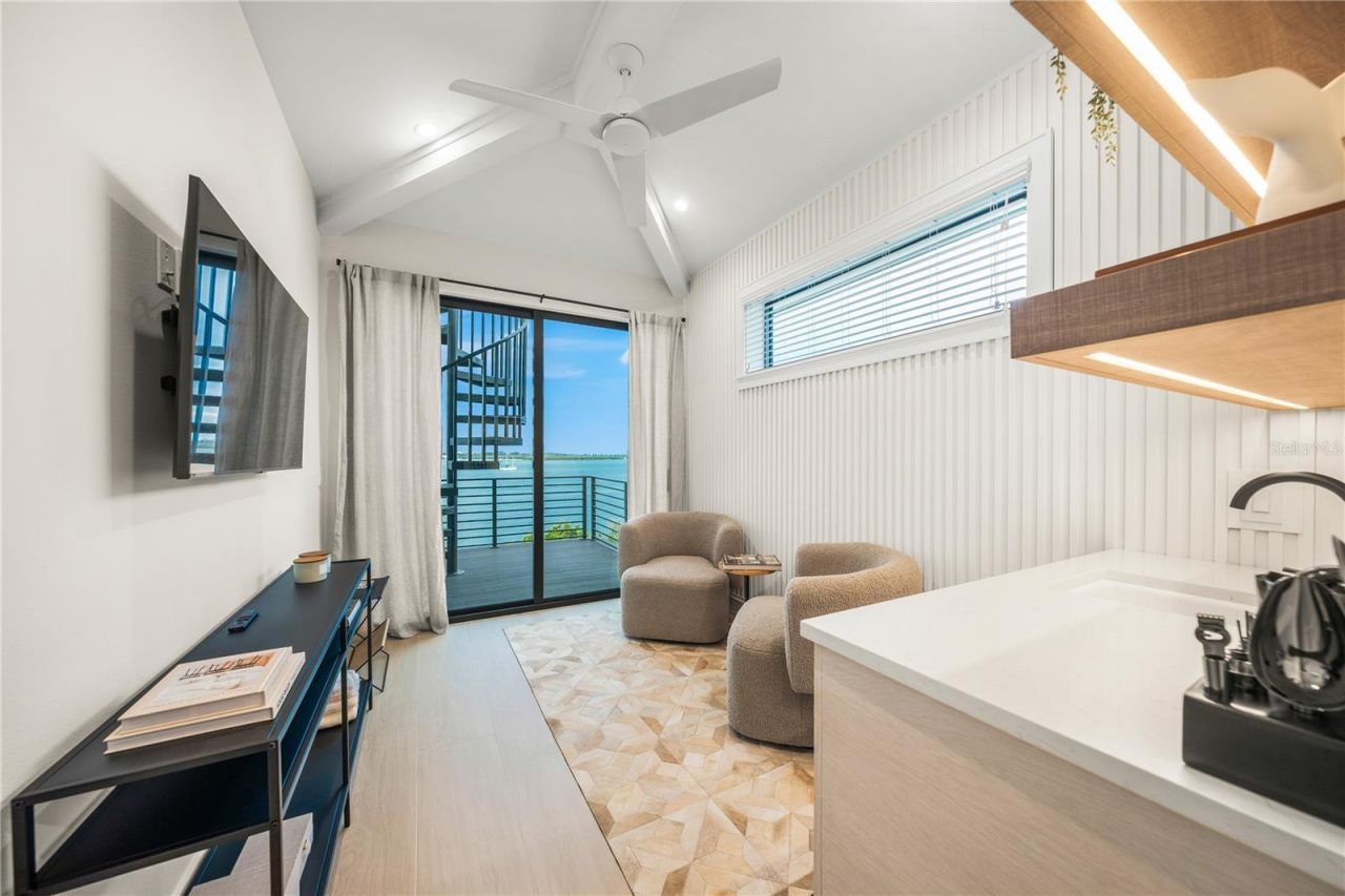 116 8th Street S, Bradenton Beach, FL 34217 Photo