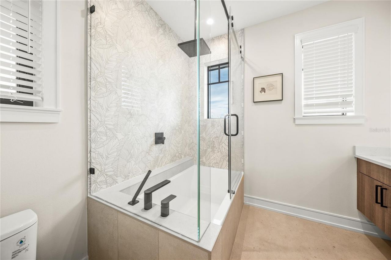 116 8th Street S, Bradenton Beach, FL 34217 Photo