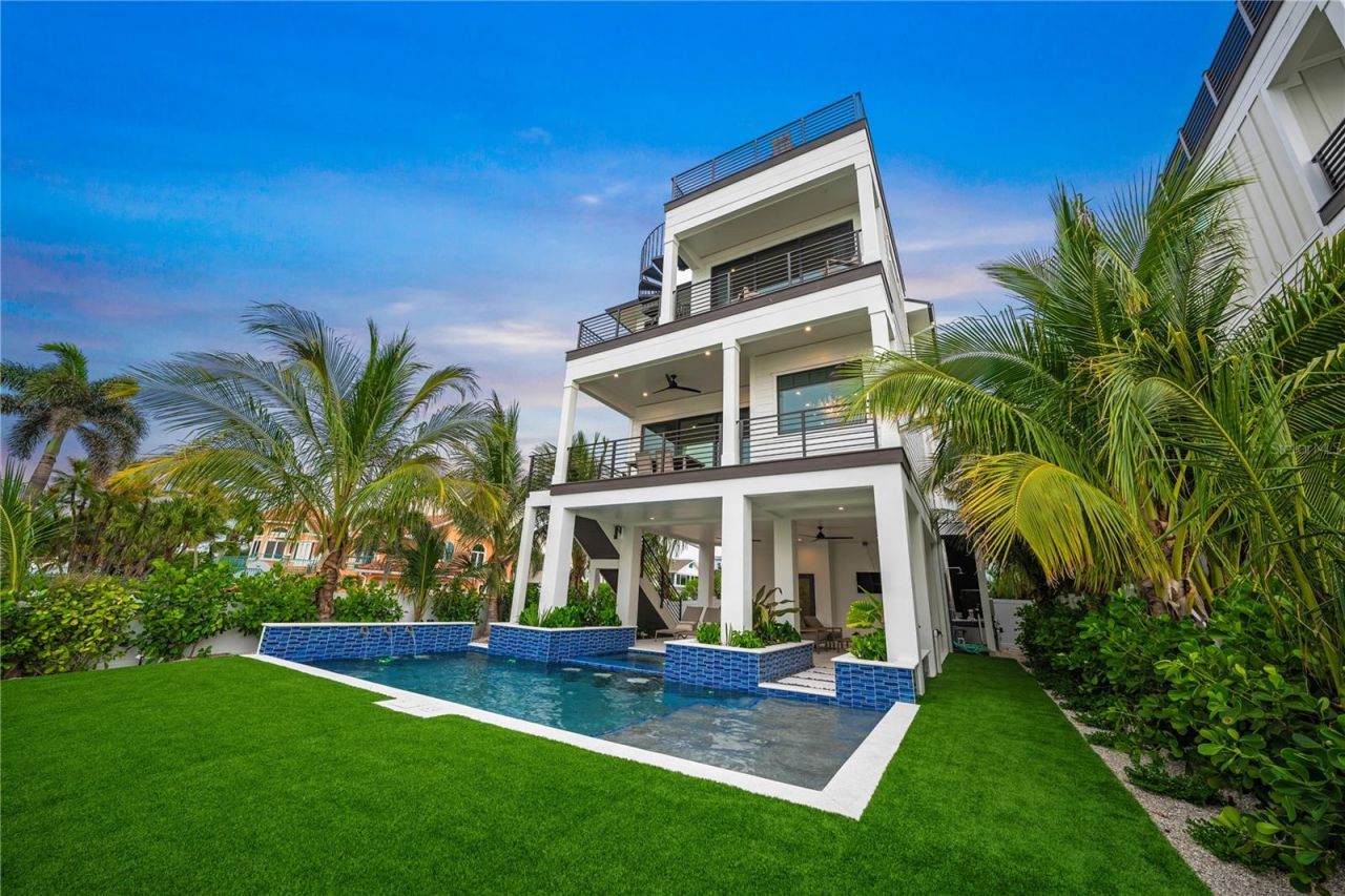 116 8th Street S, Bradenton Beach, FL 34217 Photo