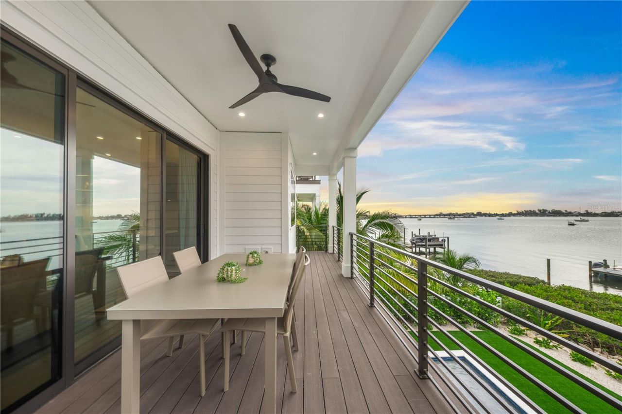 116 8th Street S, Bradenton Beach, FL 34217 Photo