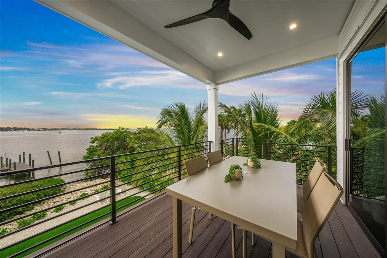 116 8th Street S, Bradenton Beach, FL 34217 Photo