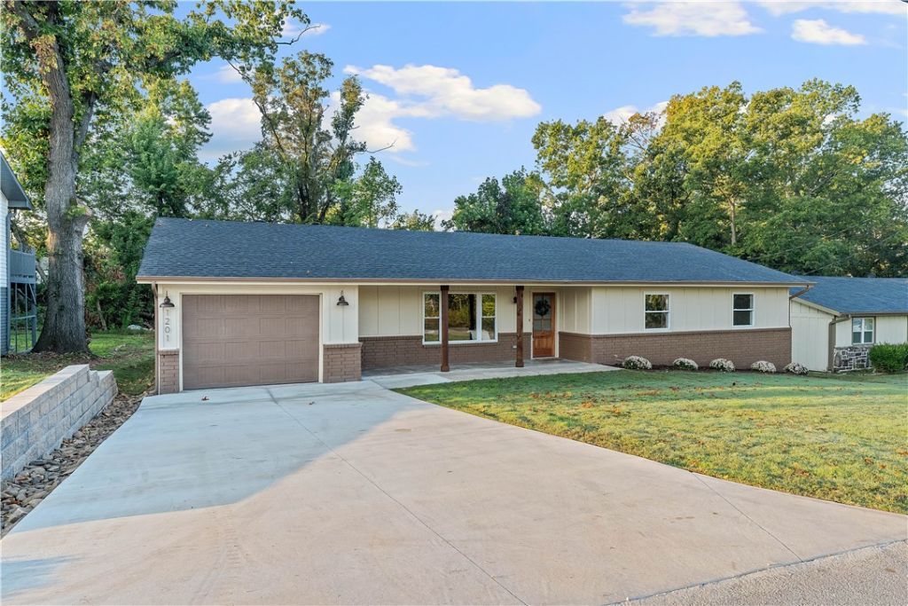 1201 NW 10th Street, Bentonville, AR 72712 Main Photo