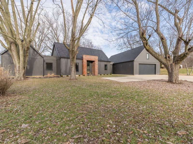 151 Apple Blossom Road SW, Pataskala, OH 43062 Photo 2