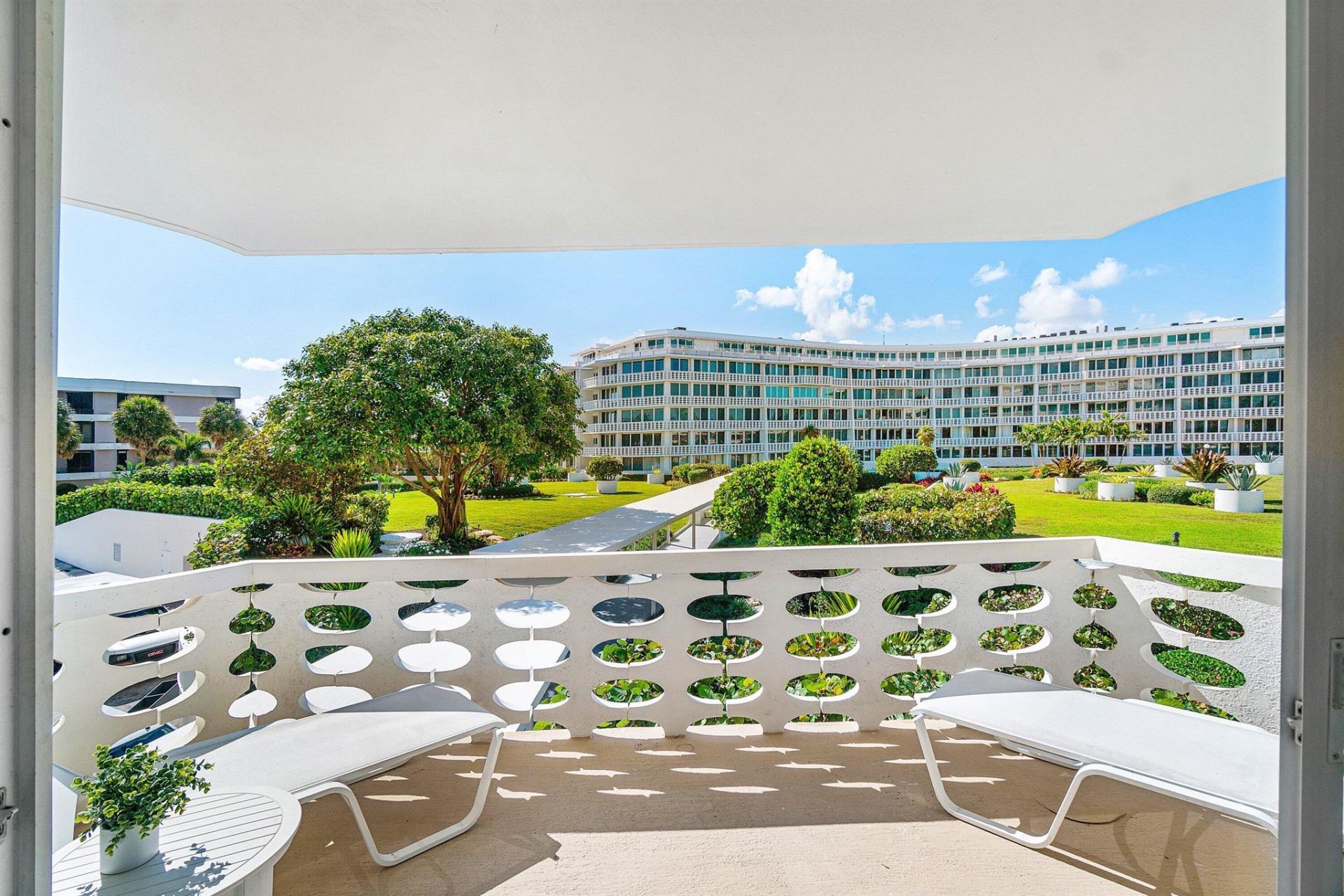 100 Sunrise Avenue, Unit 319, Palm Beach, FL 33480 Photo