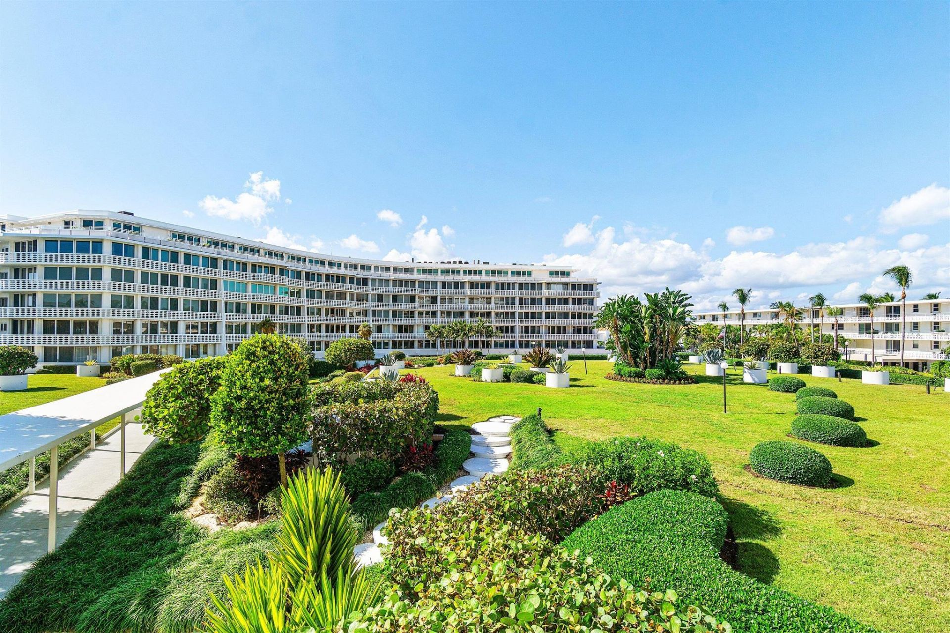 100 Sunrise Avenue, Unit 319, Palm Beach, FL 33480 Photo