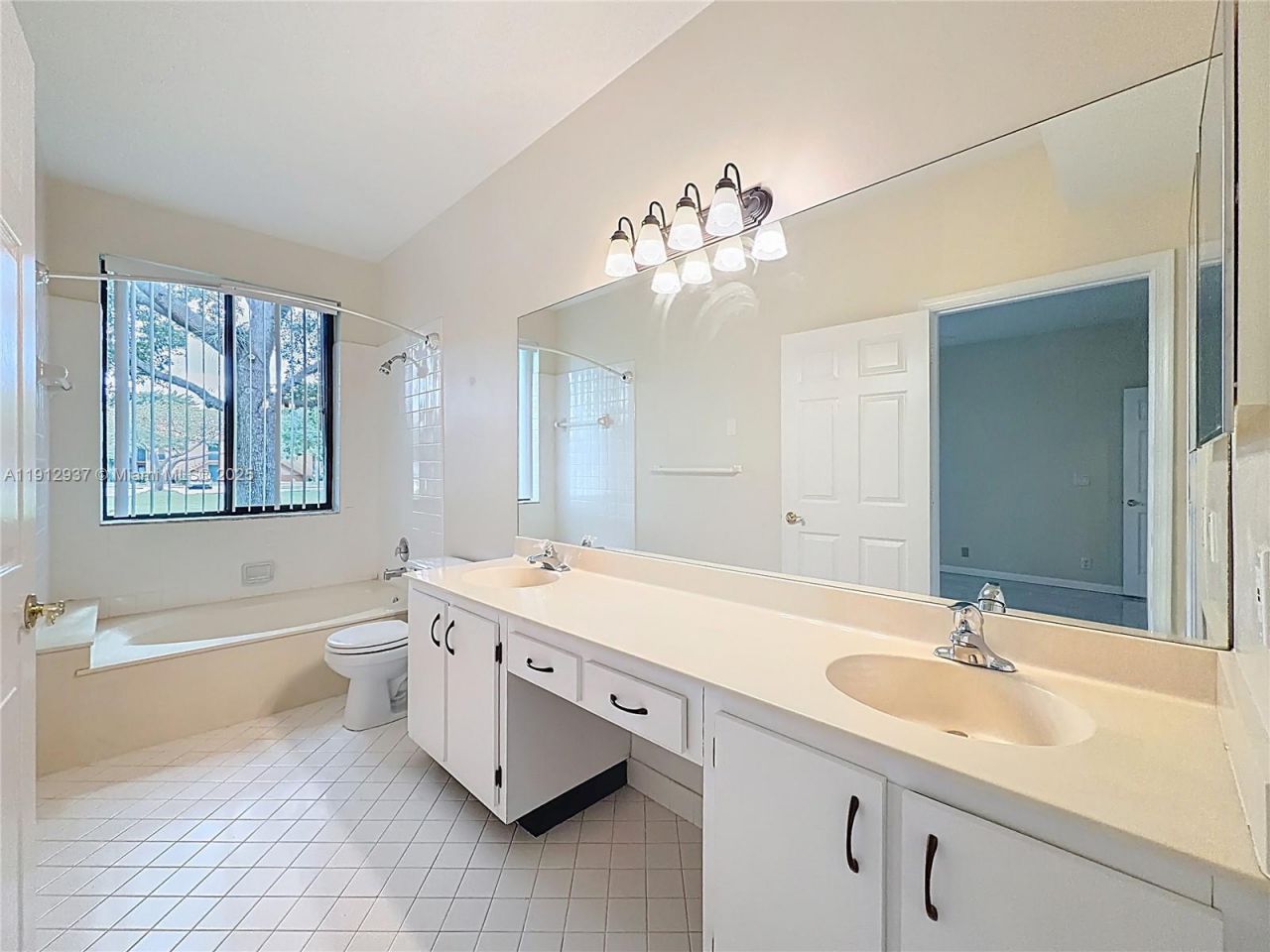 10524 NW 10th St, Unit A-125, Plantation, FL 33322 Photo