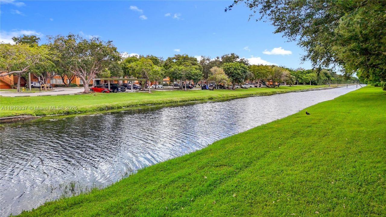 10524 NW 10th St, Unit A-125, Plantation, FL 33322 Photo