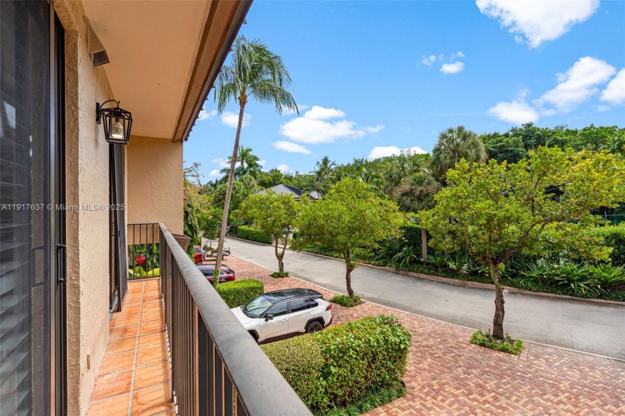 6124 Paradise Point Dr, Unit 6124, Palmetto Bay, FL 33157 Photo