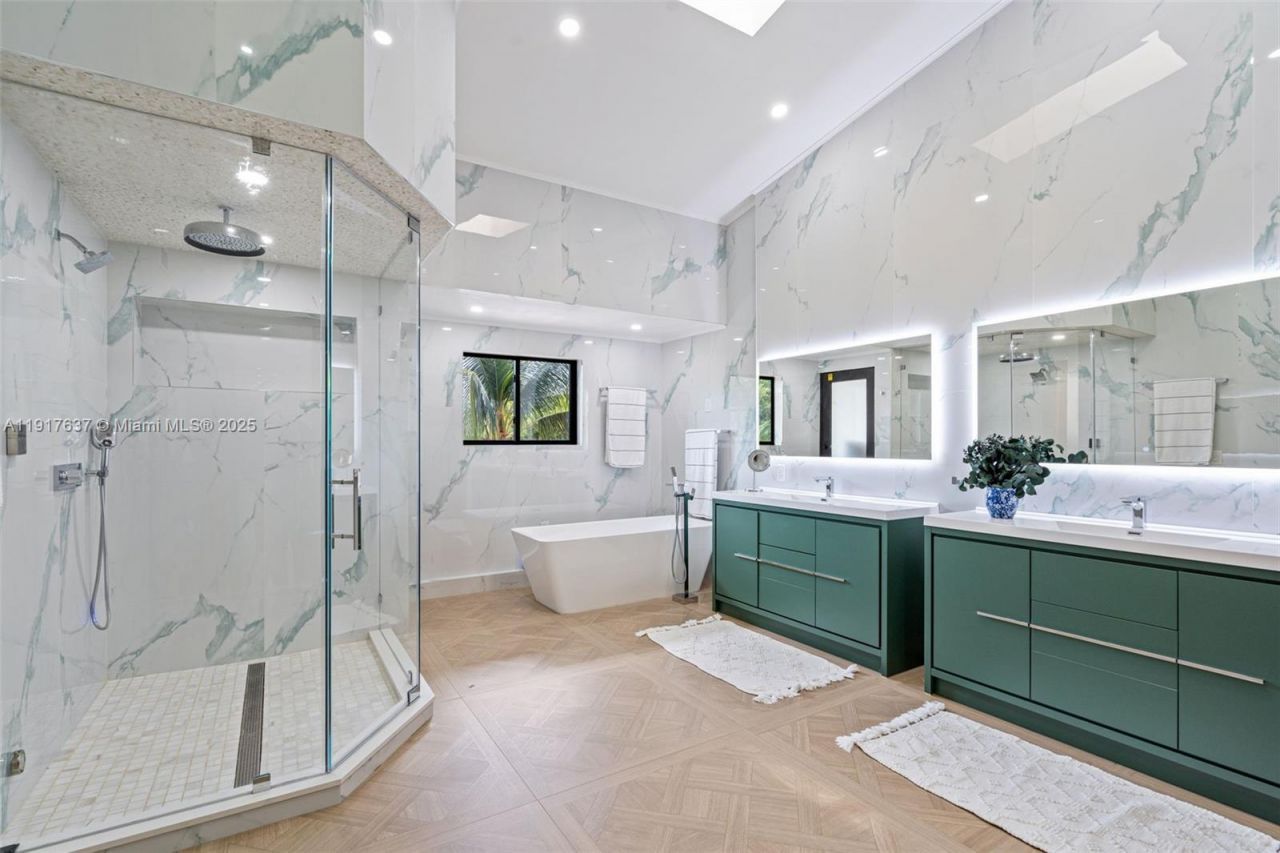 6124 Paradise Point Dr, Unit 6124, Palmetto Bay, FL 33157 Photo